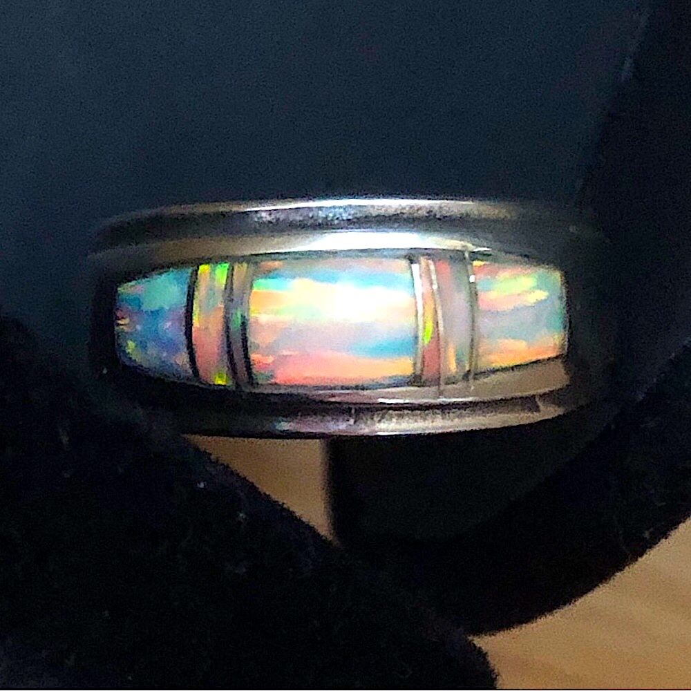 $564  14K White Gold & Fire Opal Estate Navajo Wedding Ring  Size 9 & 3/4  14K - Picture 4 of 8